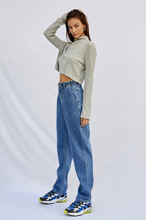HIGH RISE PLEATED MOM JEANS