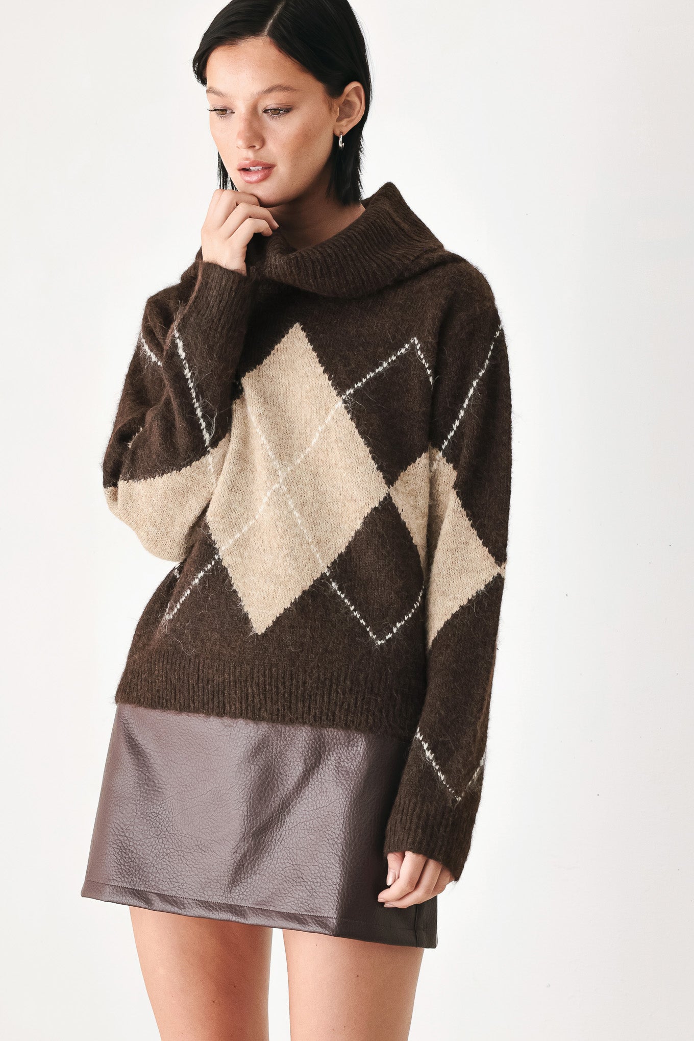 Fall wedding guest outfit inspiration with warm brown layers
