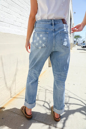 Judy Blue High-Rise Boyfriend Cuffed Hem Star Pocket Jeans