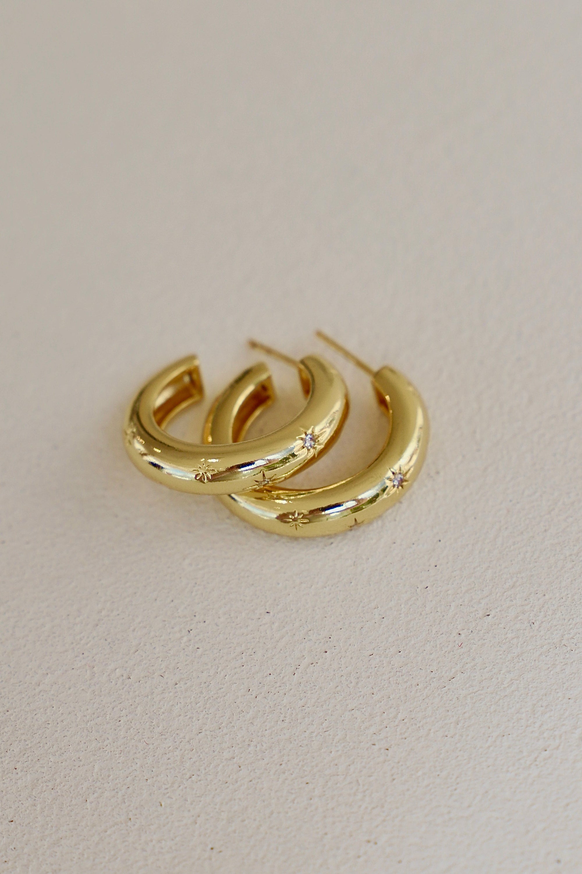 MEREDITH CZ STAR THICK HOOP