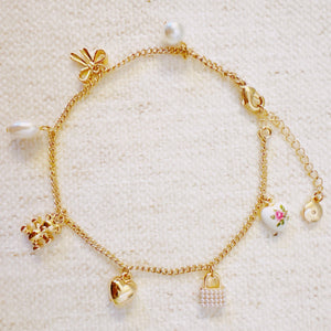 Bear & Bow Charm Anklet – Playful Gold Chain with Heartfelt Details