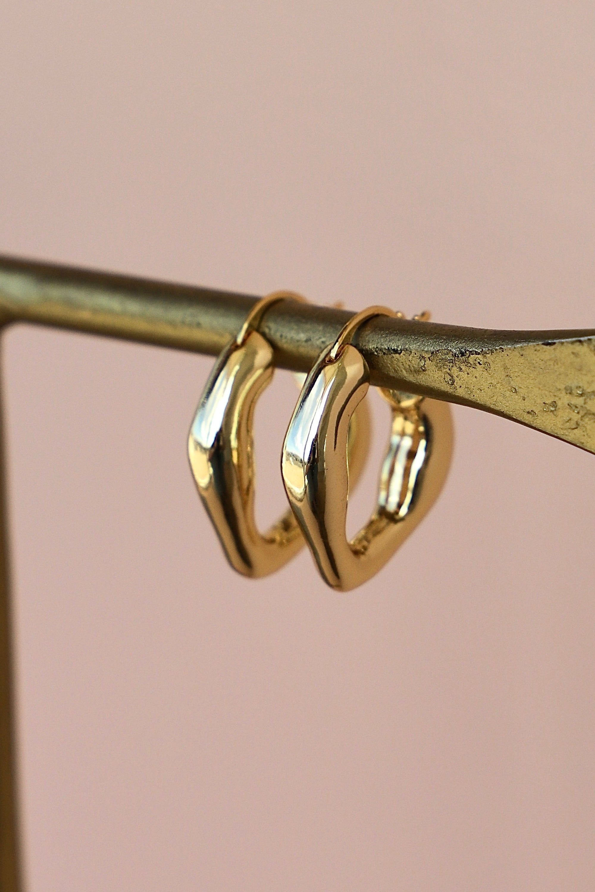 ORGANIC GOLD HOOP EARRINGS
