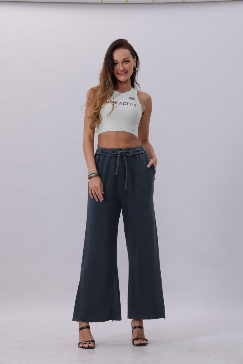 Acid Wash Wide-Leg Sweatpants – Relaxed Fit with Raw Hem
