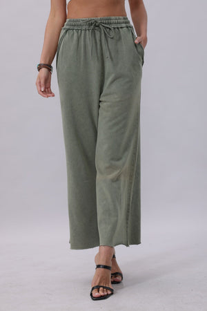 Acid Wash Wide-Leg Sweatpants – Relaxed Fit with Raw Hem