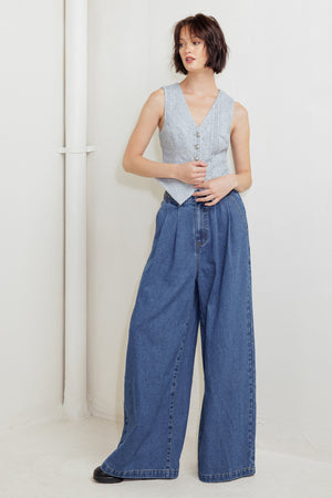 CITY RIVETS KNIT VEST