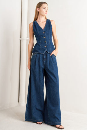 SHARP FEMININITY DENIM VEST