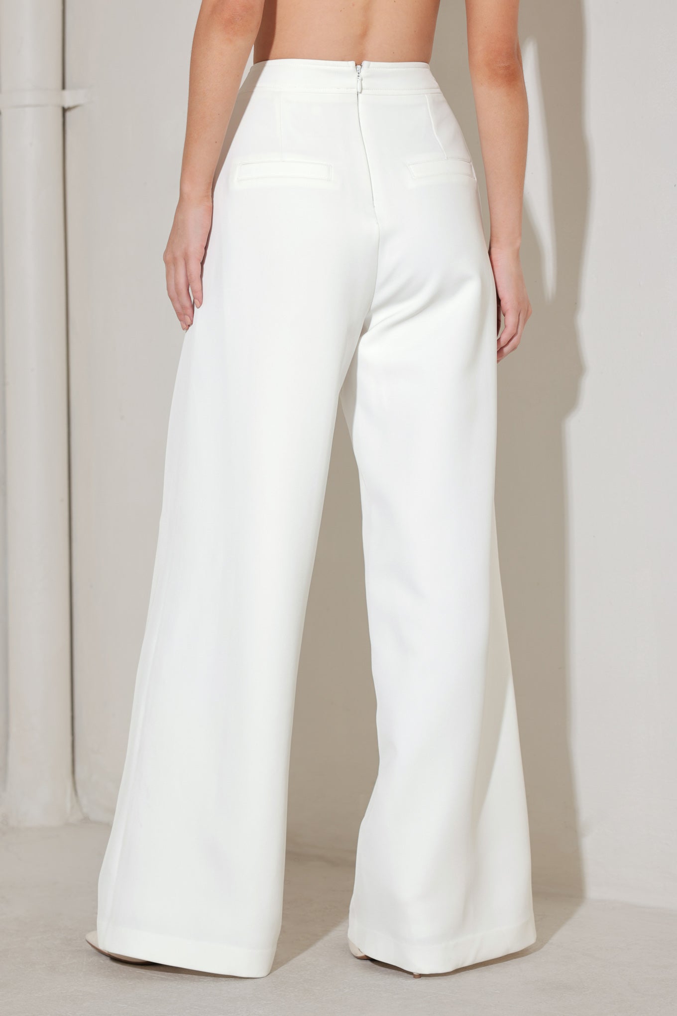 Minimal Prestige Woven Pants