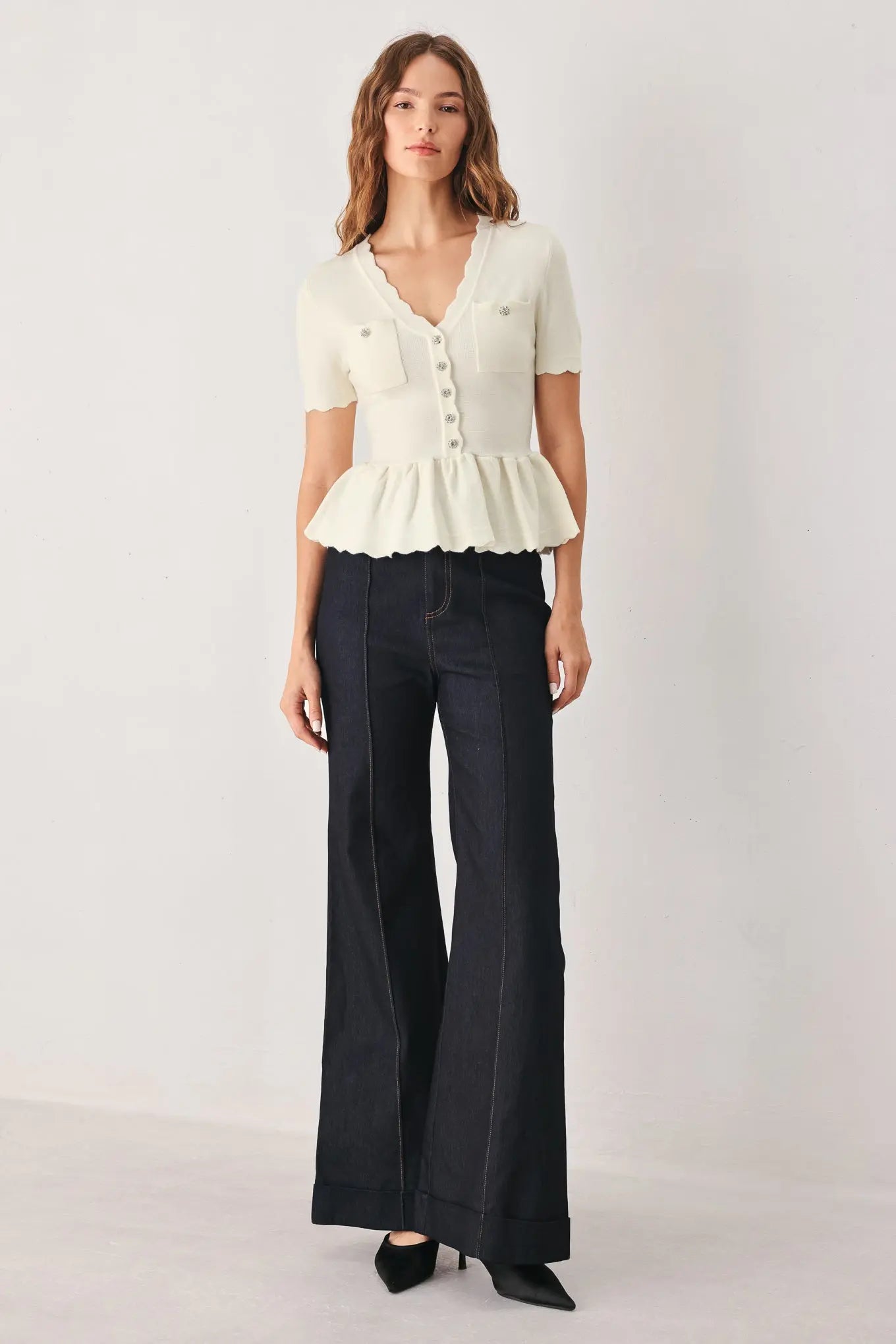 FROSTED CREAM POCKET-DETAIL SWEATER TOP