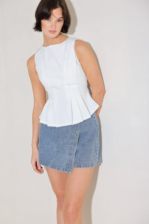 MODERN SHAPE WHITE WOVEN TOP