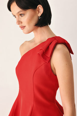 MAKE AN ENTRANCE ONE SHOULDER PEPLUM TOP