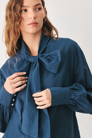 OCEAN INK BOW WOVEN TOP