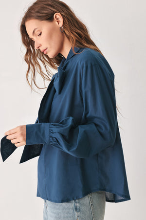 OCEAN INK BOW WOVEN TOP