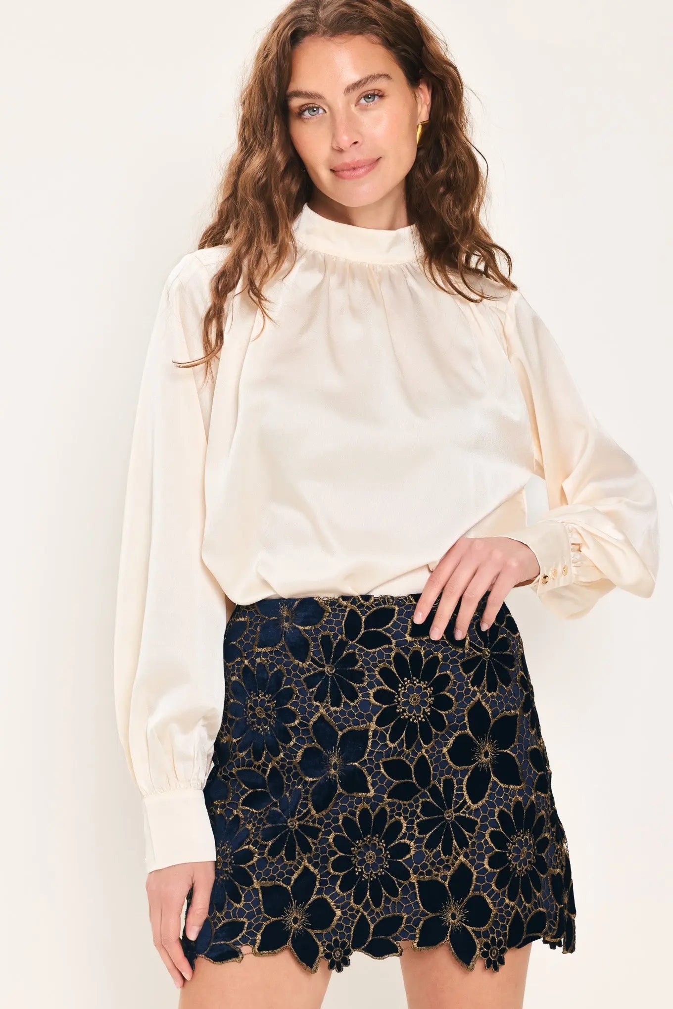 NAVY ROMANCE VELVET LACE MINI SKIRT