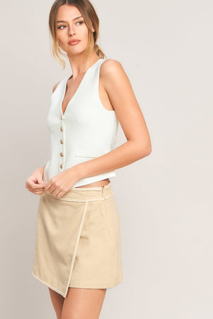 ELEVATED ESSENTIAL WOVEN SKORT