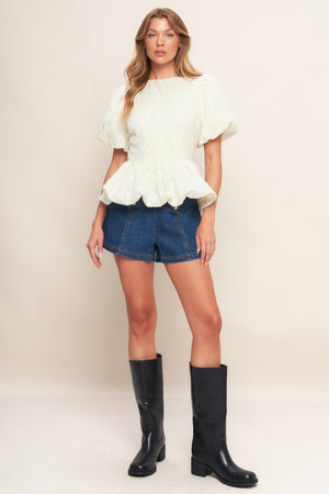 VANILLA SCALLOP WOVEN TOP