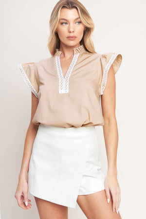 EASY TO ADMIRE WOVEN TOP