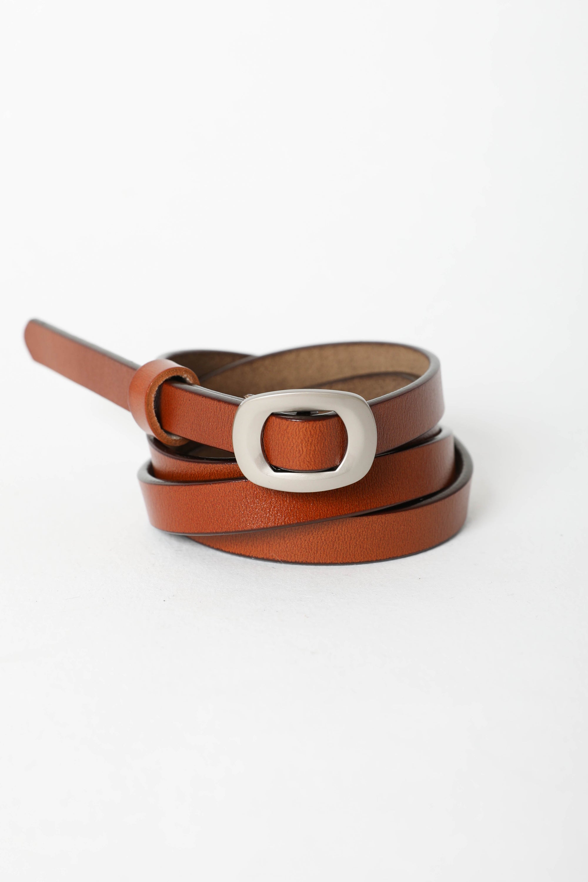 Slim Leather Waist Cincher – Adjustable & Tailored Fit