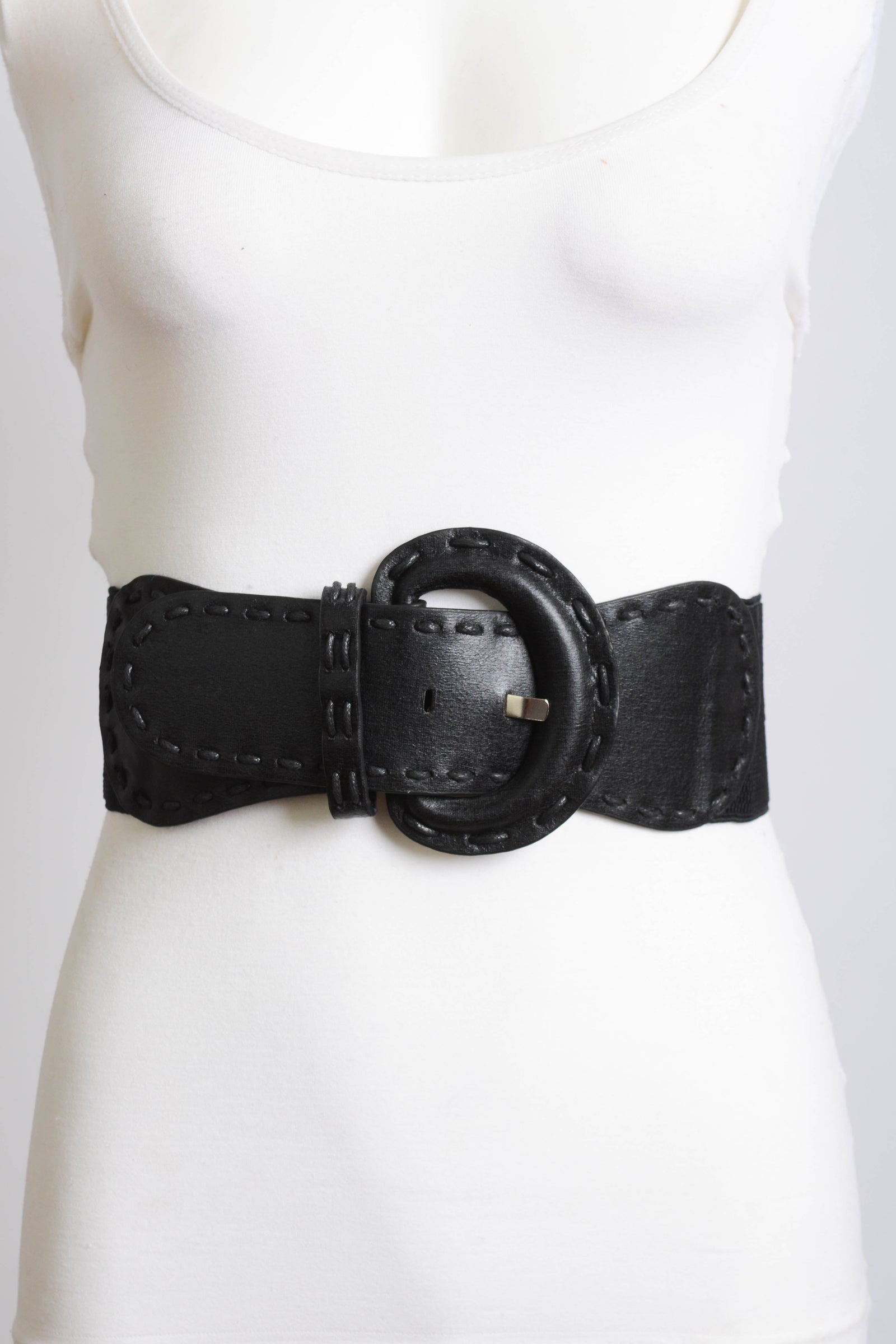 Distressed Leather Belt – Wide Buckle & Edgy Finish