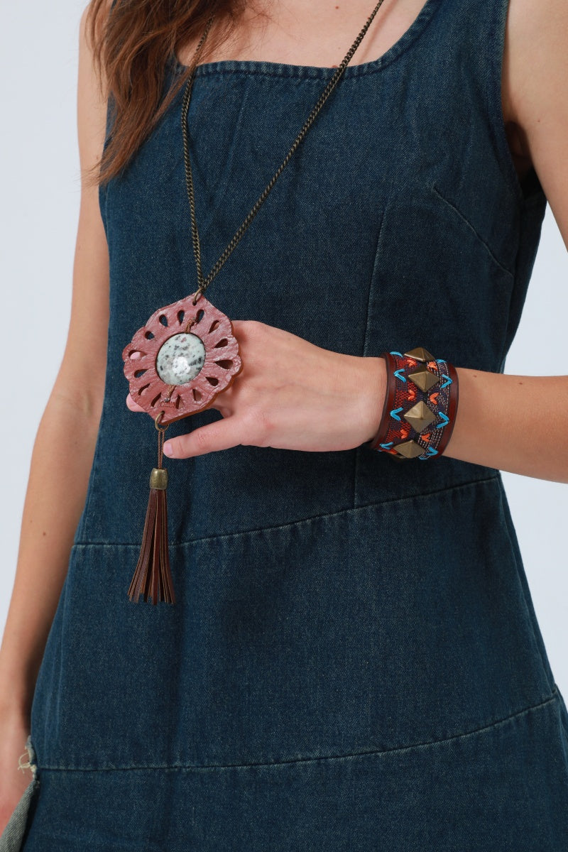 Tribal Circle Pendant Necklace – Leather & Turquoise ☀️