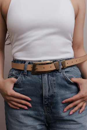 Minimalist Vegan Leather Belt – Sleek & Adjustable Buckle Strap