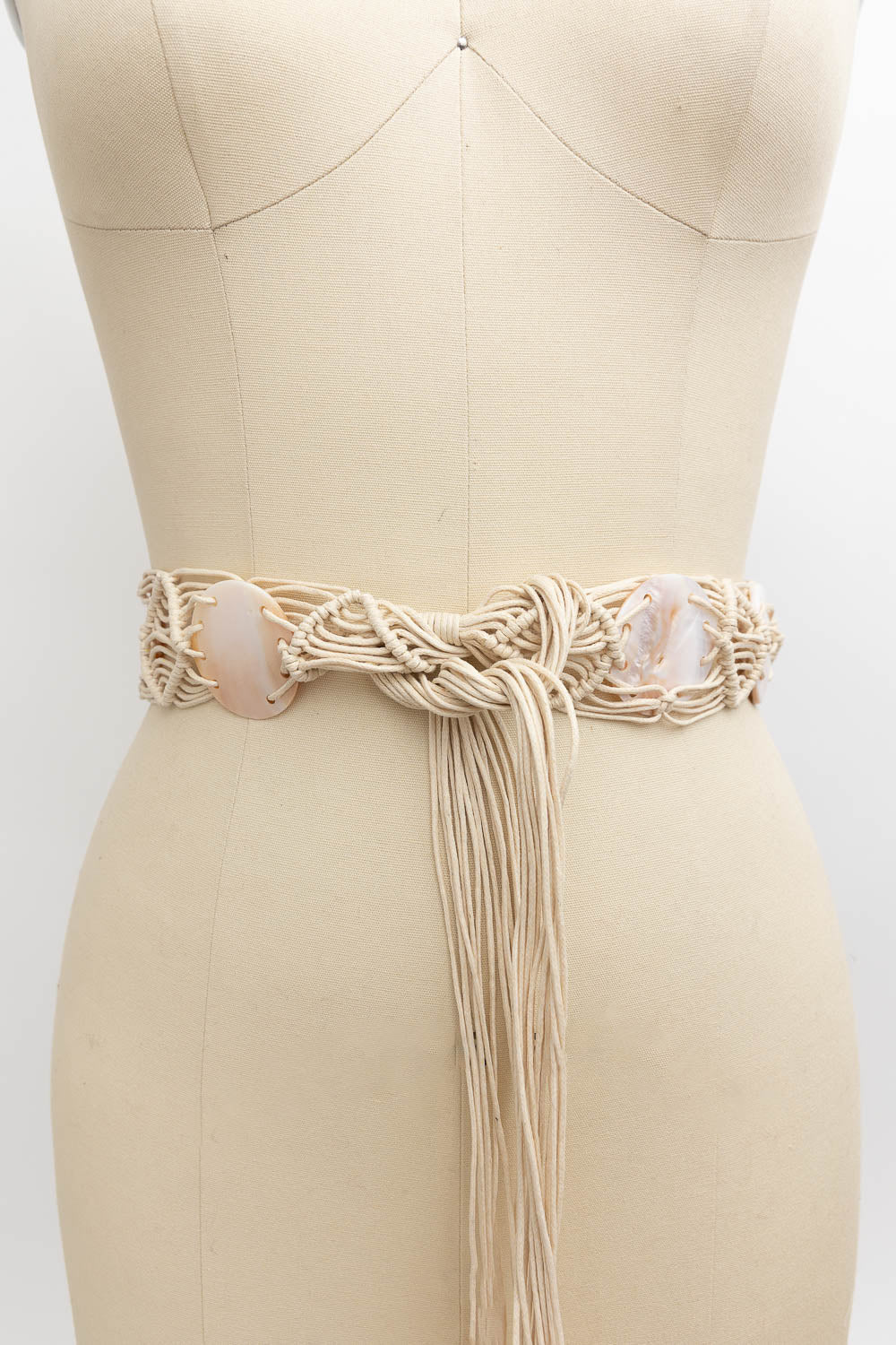 Bohemian Macramé Belt – Handwoven with Seashell Accents