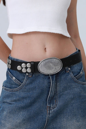 Bold Oval Buckle Belt – Studded Statement Piece