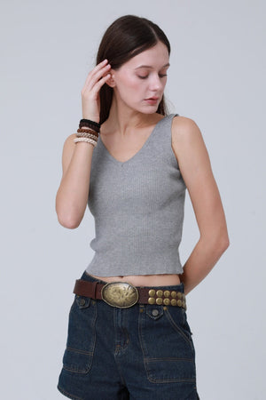 Bold Oval Buckle Belt – Studded Statement Piece