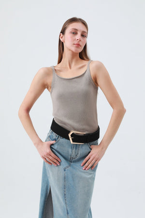 Wild West Chic: Wide Suede Belt Leto Collection