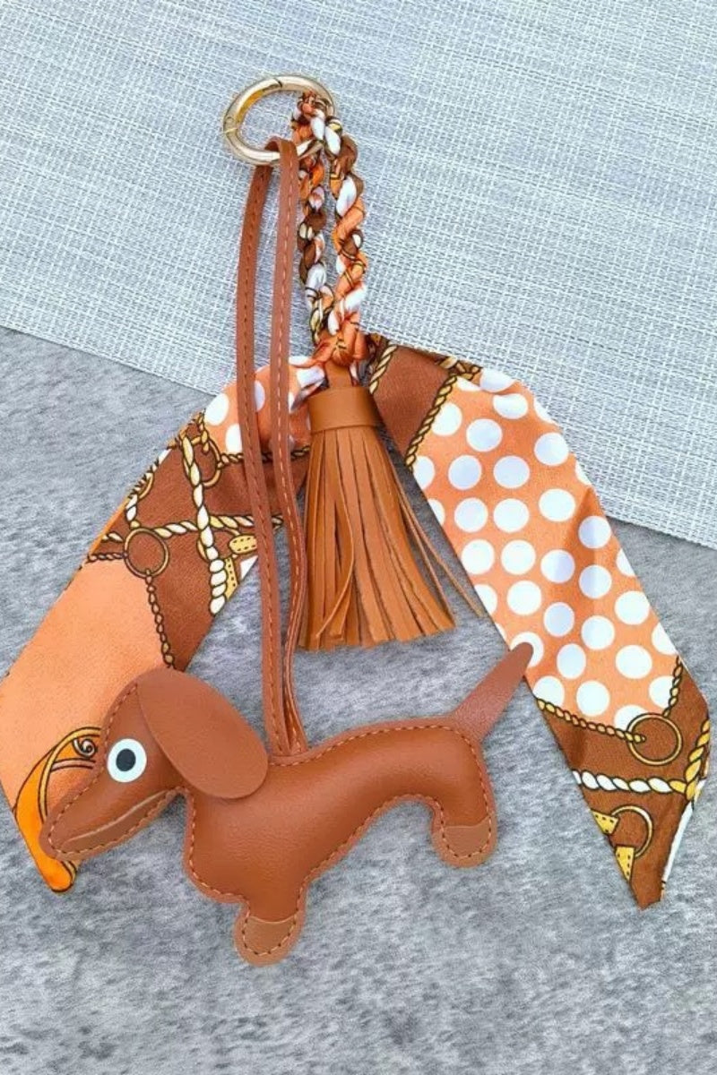 Fringed Dachshund Leather Charm – Multi-Use Bag Accessory & Scarf Ring 🐶💫