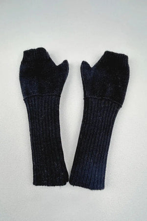 Cozy Ribbed Knit Arm Warmers & Winter Gloves – Stay Warm in Style Leto Collection