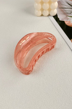 Crescent Moon Hair Clip – Minimalist Curve Design 🌙 Leto Collection