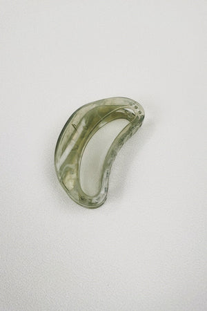 Crescent Moon Hair Clip – Minimalist Curve Design 🌙 Leto Collection