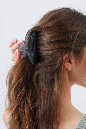 Timeless Simple Hair Clip for Women – Effortless Daily Styling 💫