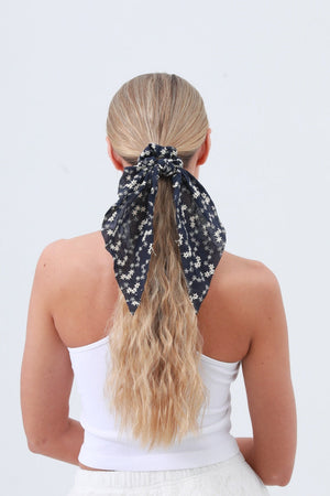 Vintage Charm: Floral Embroidered Cotton Scarf Scrunchie Leto Collection