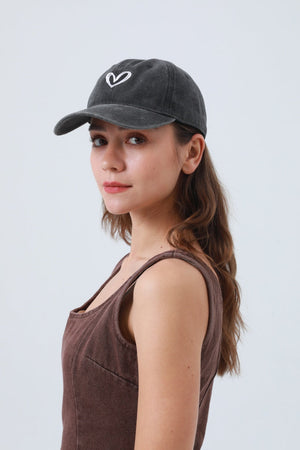 Heart Embroidered Washed Baseball Cap – Adjustable & Vintage ⚾❤️ Leto Collection