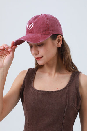 Heart Embroidered Washed Baseball Cap – Adjustable & Vintage ⚾❤️ Leto Collection