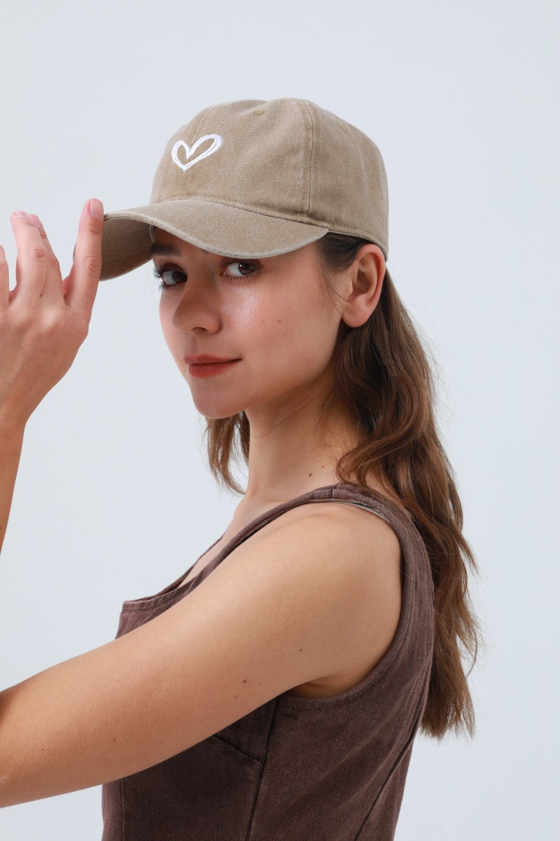 Heart Embroidered Washed Baseball Cap – Adjustable & Vintage ⚾❤️ Leto Collection