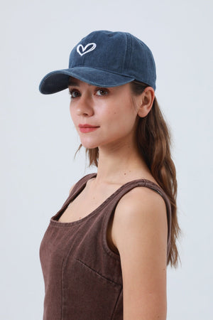 Heart Embroidered Washed Baseball Cap – Adjustable & Vintage ⚾❤️ Leto Collection