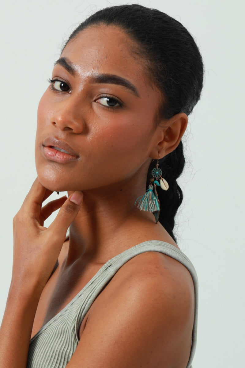 Bohemian Fringe Earrings – Feather Motif & Dancing Tassels 🌿✨
