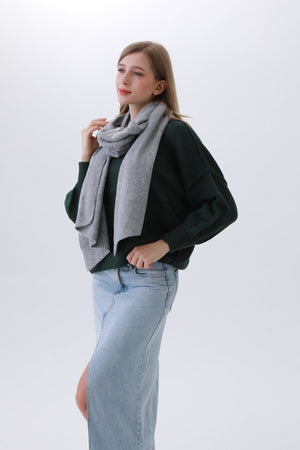 Classic Bias-Cut Scarf – Woven Elegance & Timeless Style ✨🧣