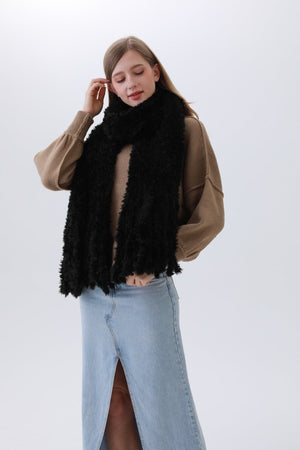 Luxe Bouclé Knit Scarf – Textured Elegance with Fringe❄️✨