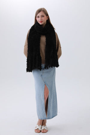 Luxe Bouclé Knit Scarf – Textured Elegance with Fringe❄️✨