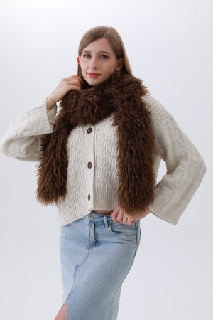 Luxe Feather-Trim Scarf – Plush Winter Elegance ❄️