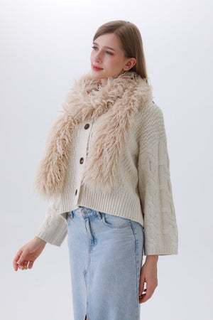 Luxe Feather-Trim Scarf – Plush Winter Elegance ❄️