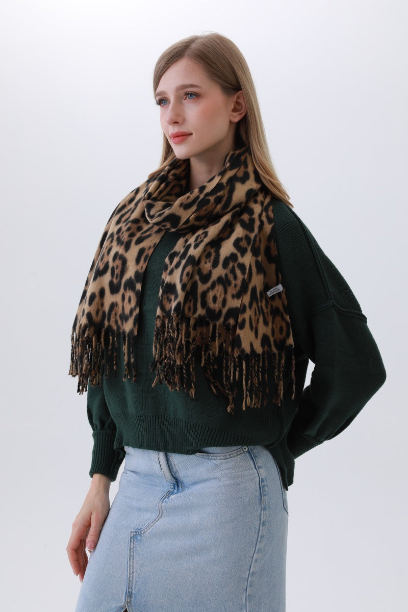 Timeless Leopard Scarf – Classic Animal Print Staple 🐆🧣