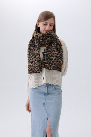 Leopard Print Woven Scarf – Animal Pattern Accent 🐆✨