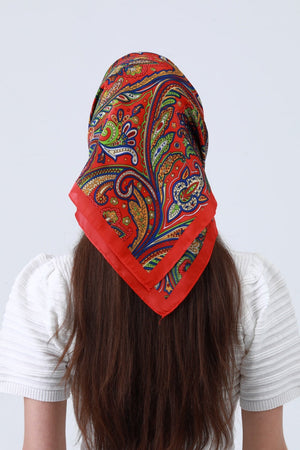 Vintage Paisley Silky Scarf - Timeless Bohemian Accent 🌸🧣