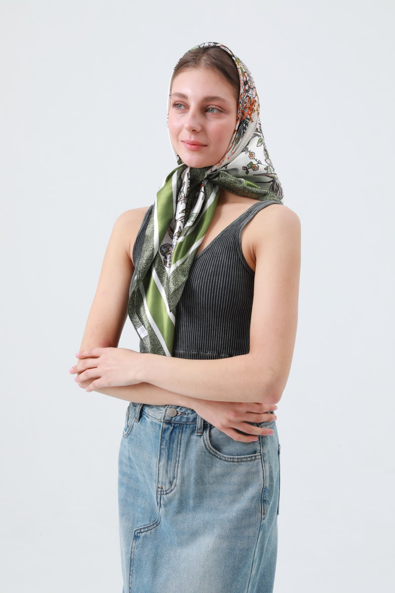 Silky Butterfly Floral Bandana – Summer Staple Scarf 🦋🌸 Leto Collection