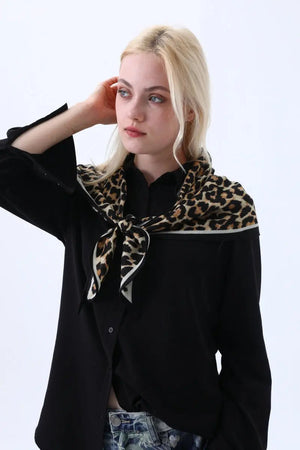 Women's Elegant Square Scarf with Abstract Leaf Print & Houndstooth Trim