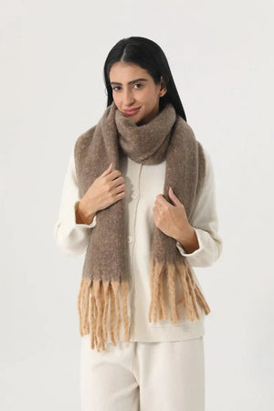 Women Gradient Tassel Thick Knit Soft Warm Winter Wrap 🧣🎨 Leto Collection